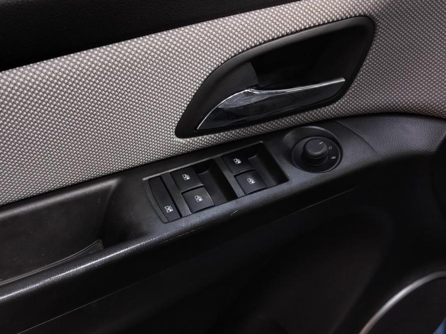 Chevrolet Cruze I Рестайлинг Санкт-Петербург  - изображение 13