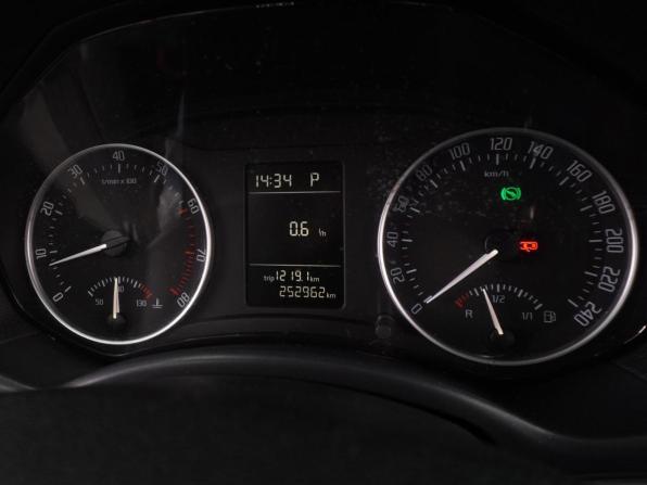 Skoda Octavia II (A5) Рестайлинг с пробегом 2013 года, цена 899 000 рублей, 252962 км, лифтбек, Автокод Объявления