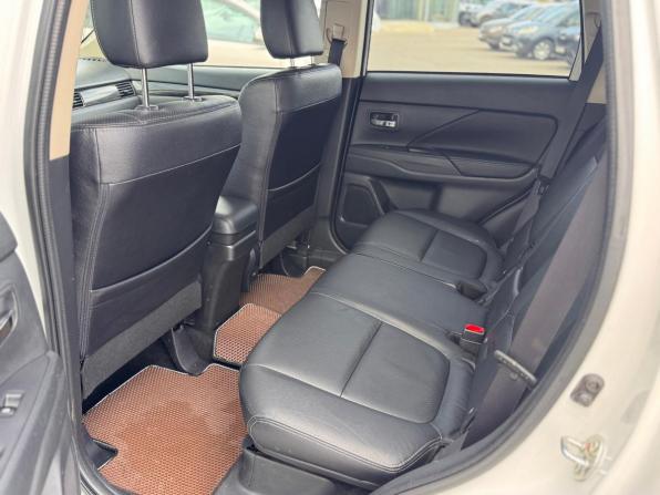 Mitsubishi Outlander III Рестайлинг 2 с пробегом 2016 года, цена 1 835 000 рублей, 181308 км, внедорожник, Автокод Объявления