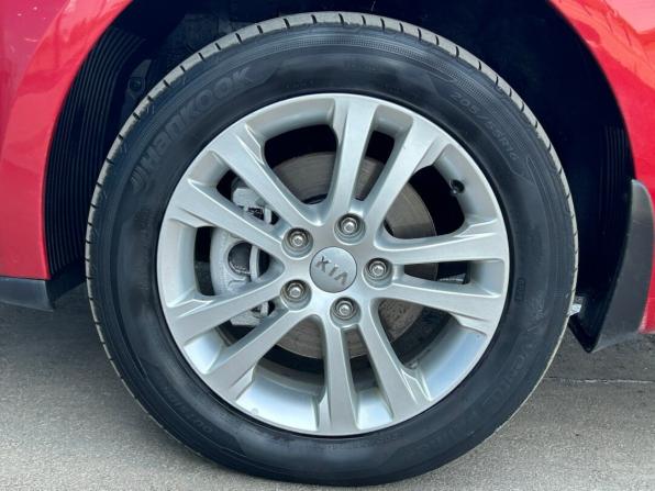 Kia Ceed II с пробегом 2013 года, цена 1 100 000 рублей, 211286 км, хэтчбек, Автокод Объявления