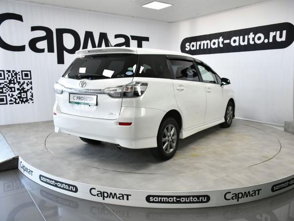 Toyota Wish II Рестайлинг с пробегом 2015 года, цена 1 495 000 рублей, 143210 км, минивэн, Автокод Объявления