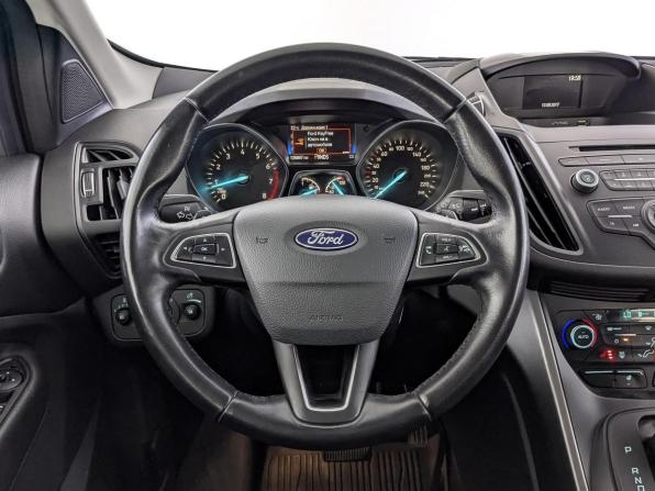 Ford Kuga II Рестайлинг с пробегом 2017 года, цена 1 695 000 рублей, 126876 км, внедорожник, Автокод Объявления