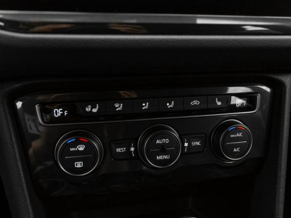 Volkswagen Tiguan II с пробегом 2018 года, цена 2 440 000 рублей, 102223 км, внедорожник, Автокод Объявления