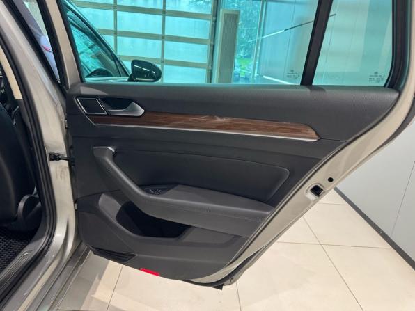 Volkswagen Passat B8 с пробегом 2015 года, цена 1 599 000 рублей, 140000 км, универсал, Автокод Объявления