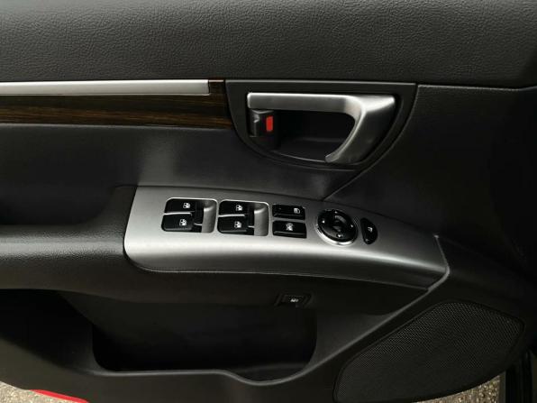 Hyundai Santa Fe II Рестайлинг с пробегом 2010 года, цена 1 250 000 рублей, 179292 км, внедорожник, Автокод Объявления