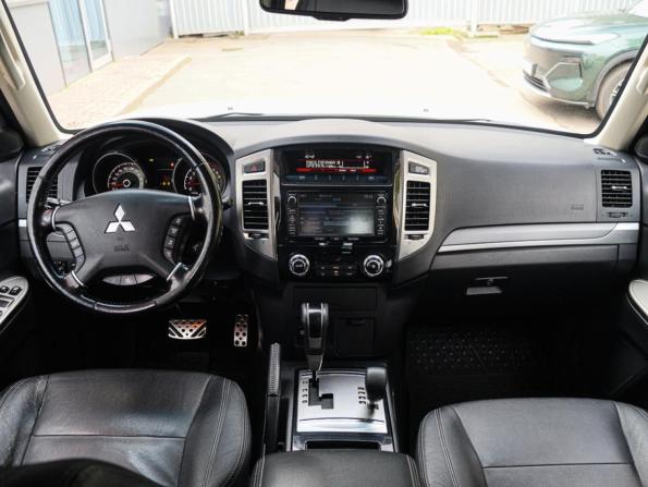 Mitsubishi Pajero IV Рестайлинг 2 с пробегом 2014 года, цена 2 360 000 рублей, 223508 км, внедорожник, Автокод Объявления