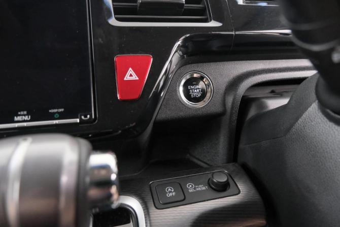 Honda Stepwgn V Рестайлинг с пробегом 2019 года, цена 2 299 000 рублей, 93000 км, минивэн, Автокод Объявления