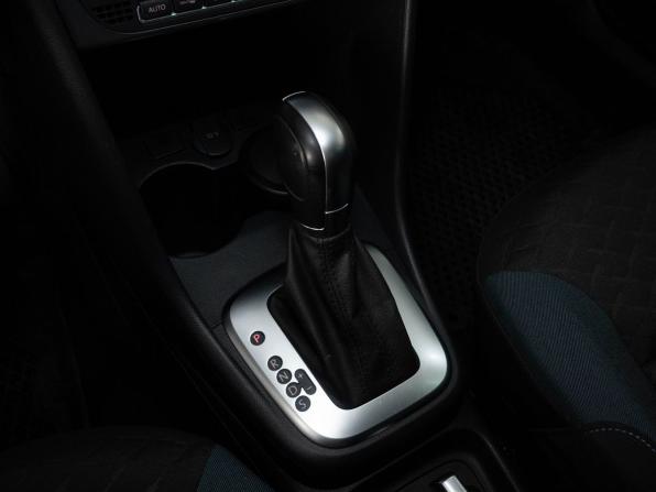 Volkswagen Polo V Рестайлинг с пробегом 2019 года, цена 1 533 000 рублей, 63500 км, седан, Автокод Объявления