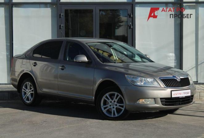 Skoda Octavia II (A5) Рестайлинг с пробегом 2013 года, цена 930 000 рублей, 244673 км, лифтбек, Автокод Объявления