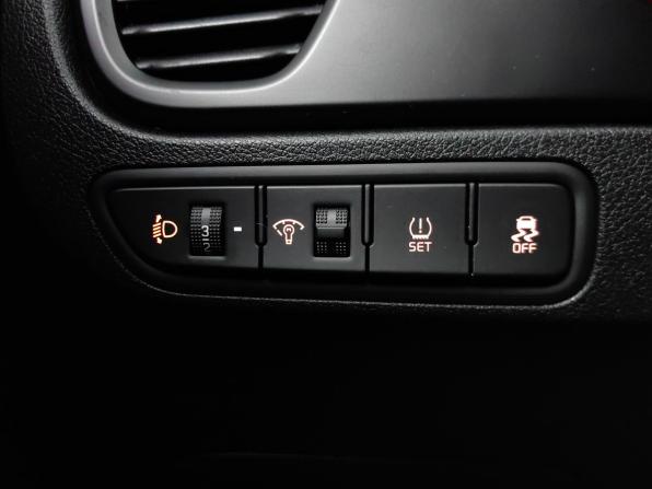 Kia Rio IV Рестайлинг с пробегом 2021 года, цена 1 449 000 рублей, 176082 км, хэтчбек, Автокод Объявления