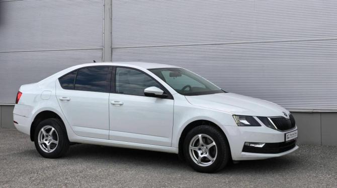 Skoda Octavia III (A7) Рестайлинг с пробегом 2018 года, цена 1 817 000 рублей, 58687 км, лифтбек, Автокод Объявления