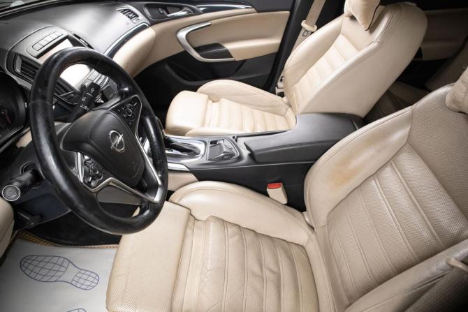 Opel Insignia I Рестайлинг с пробегом 2014 года, цена 899 000 рублей, 275600 км, седан, Автокод Объявления