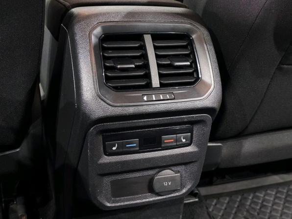 Volkswagen Tiguan II с пробегом 2018 года, цена 2 343 000 рублей, 159467 км, внедорожник, Автокод Объявления