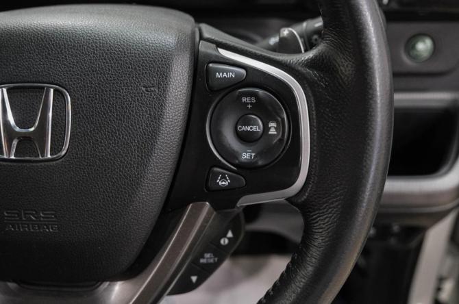 Honda Stepwgn V с пробегом 2016 года, цена 1 799 000 рублей, 117000 км, минивэн, Автокод Объявления