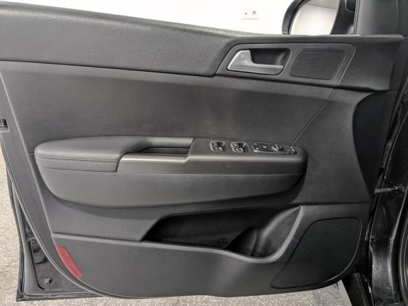 Kia Sportage IV Рестайлинг с пробегом 2022 года, цена 2 725 000 рублей, 97420 км, внедорожник, Автокод Объявления
