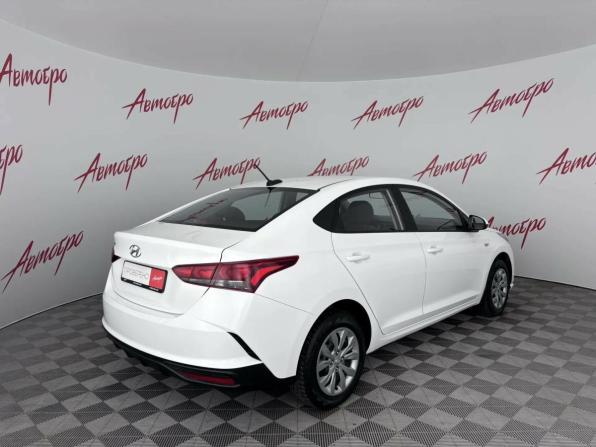 Hyundai Solaris II Рестайлинг с пробегом 2022 года, цена 1 579 000 рублей, 56982 км, седан, Автокод Объявления