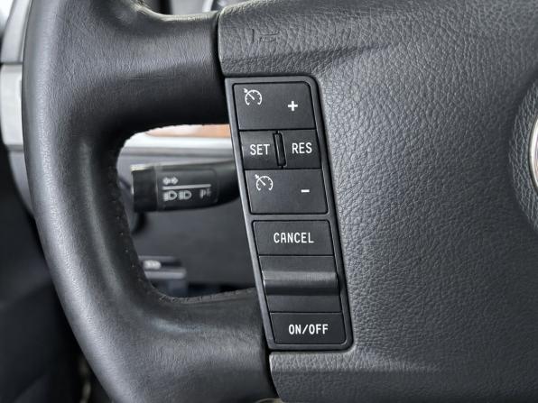Volkswagen Touareg I Рестайлинг с пробегом 2007 года, цена 1 039 000 рублей, 295524 км, внедорожник, Автокод Объявления