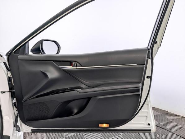 Toyota Camry VIII (XV70) с пробегом 2020 года, цена 2 895 000 рублей, 99498 км, седан, Автокод Объявления