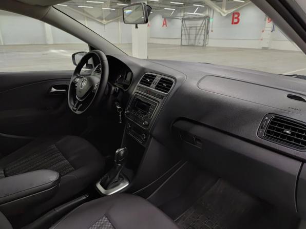 Volkswagen Polo V Рестайлинг с пробегом 2019 года, цена 1 180 000 рублей, 102292 км, седан, Автокод Объявления
