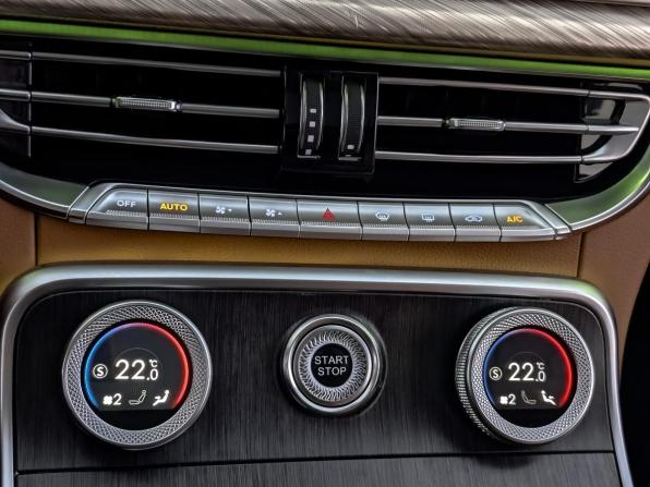 Hongqi H9 I с пробегом 2023 года, цена 3 300 000 рублей, 97200 км, седан, Автокод Объявления