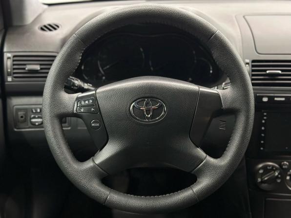 Toyota Avensis II Рестайлинг с пробегом 2006 года, цена 819 900 рублей, 301000 км, седан, Автокод Объявления