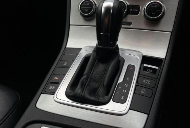 Volkswagen Passat B7 с пробегом 2014 года, цена 1 200 000 рублей, 110082 км, универсал, Автокод Объявления