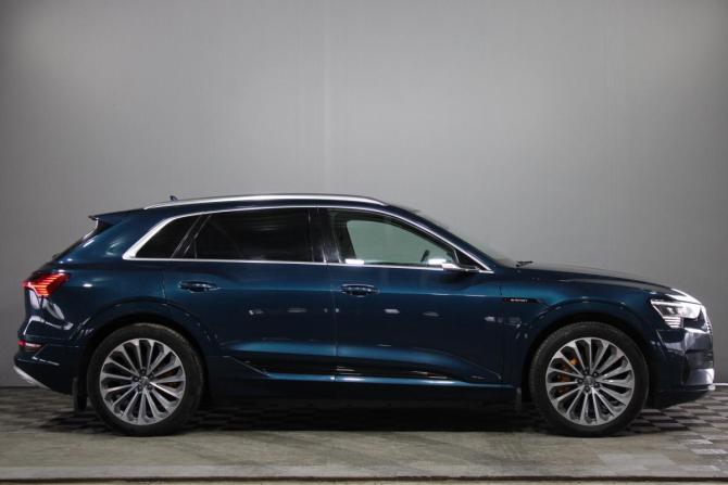 Audi e-tron I с пробегом 2020 года, цена 4 699 000 рублей, 79350 км, внедорожник, Автокод Объявления