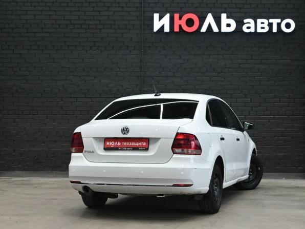 Volkswagen Polo V Рестайлинг с пробегом 2017 года, цена 1 100 000 рублей, 110482 км, седан, Автокод Объявления