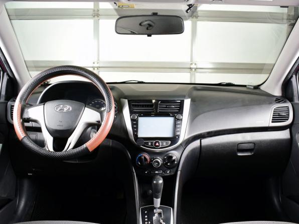 Hyundai Solaris I с пробегом 2013 года, цена 949 995 рублей, 198282 км, седан, Автокод Объявления