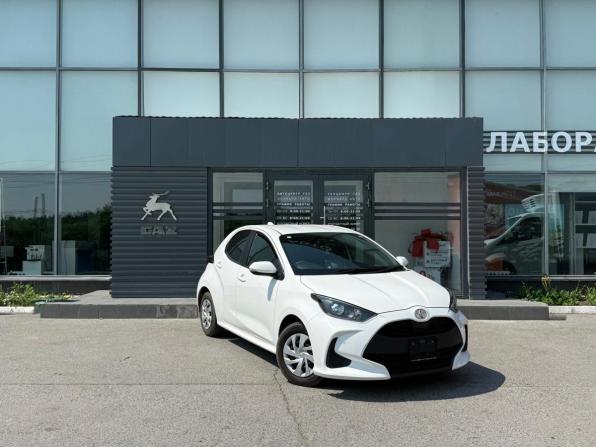Toyota Yaris IV с пробегом 2021 года, цена 1 199 000 рублей, 31475 км, хэтчбек, Автокод Объявления