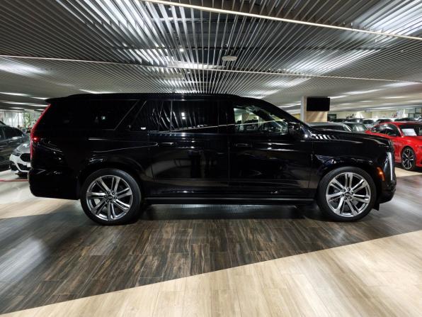 Cadillac Escalade V Рестайлинг с пробегом 2025 года, цена 20 600 000 рублей, 430 км, внедорожник, Автокод Объявления