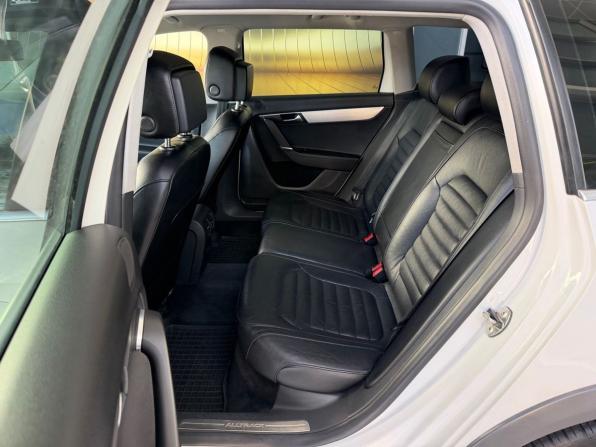 Volkswagen Passat B7 с пробегом 2012 года, цена 1 300 000 рублей, 355211 км, универсал, Автокод Объявления