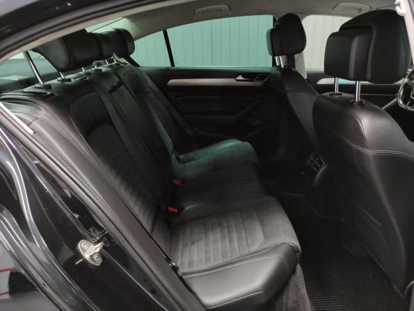 Volkswagen Passat B8 с пробегом 2017 года, цена 1 540 000 рублей, 159000 км, седан, Автокод Объявления