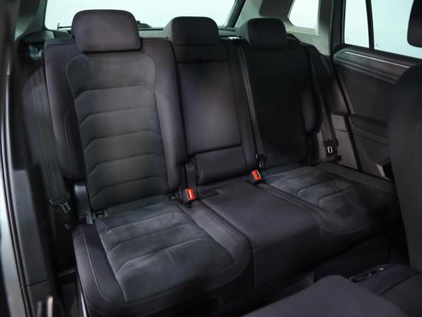 Volkswagen Tiguan II с пробегом 2019 года, цена 1 949 000 рублей, 150085 км, внедорожник, Автокод Объявления