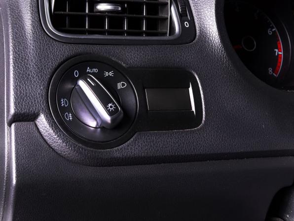 Volkswagen Polo V Рестайлинг с пробегом 2016 года, цена 1 195 000 рублей, 195000 км, седан, Автокод Объявления