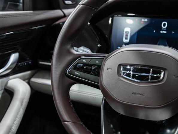 Geely Monjaro I с пробегом 2023 года, цена 3 269 700 рублей, 23604 км, внедорожник, Автокод Объявления