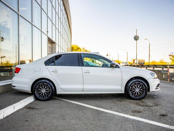 Volkswagen Jetta VI Рестайлинг с пробегом 2015 года, цена 1 048 000 рублей, 223196 км, седан, Автокод Объявления
