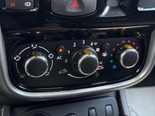 Renault Duster I Рестайлинг с пробегом 2015 года, цена 1 075 000 рублей, 147987 км, внедорожник, Автокод Объявления