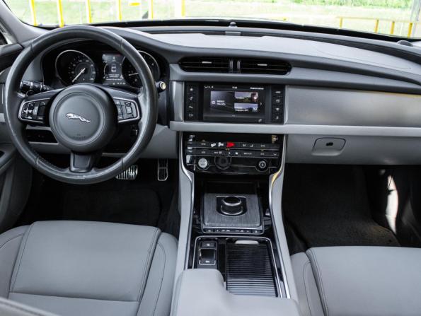 Jaguar XF II с пробегом 2017 года, цена 1 950 000 рублей, 92000 км, седан, Автокод Объявления