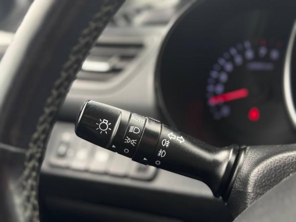 Kia Rio III Рестайлинг с пробегом 2016 года, цена 1 039 000 рублей, 133975 км, хэтчбек, Автокод Объявления