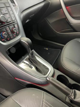 Opel Astra J Рестайлинг с пробегом 2013 года, цена 834 000 рублей, 172582 км, седан, Автокод Объявления