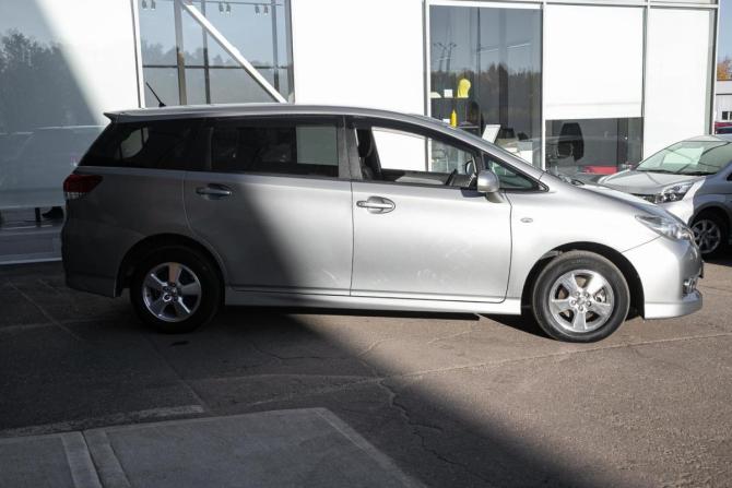 Toyota Wish II с пробегом 2010 года, цена 1 045 000 рублей, 228000 км, минивэн, Автокод Объявления