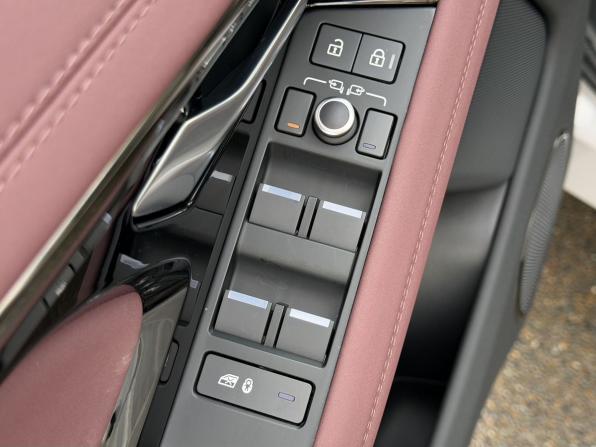Land Rover Range Rover Evoque II Рестайлинг с пробегом 2025 года, цена 5 690 000 рублей, 25 км, внедорожник, Автокод Объявления