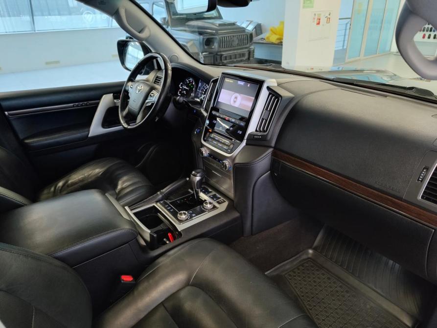 Toyota Land Cruiser 200 Series Рестайлинг 2 Санкт-Петербург  - изображение 9