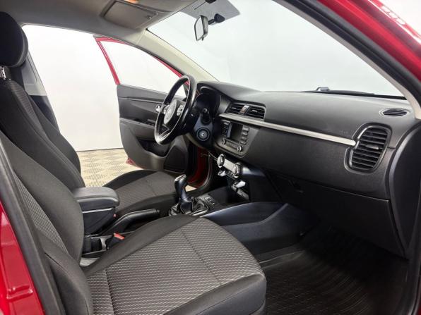 Kia Rio IV с пробегом 2017 года, цена 1 310 000 рублей, 112489 км, седан, Автокод Объявления