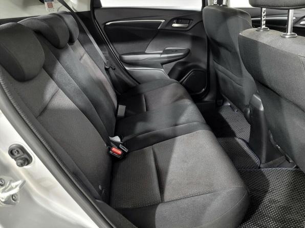 Honda Fit III с пробегом 2016 года, цена 870 000 рублей, 263329 км, хэтчбек, Автокод Объявления