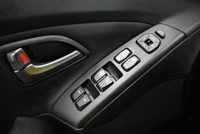 Hyundai ix35 I Рестайлинг с пробегом 2013 года, цена 1 070 000 рублей, 240110 км, внедорожник, Автокод Объявления