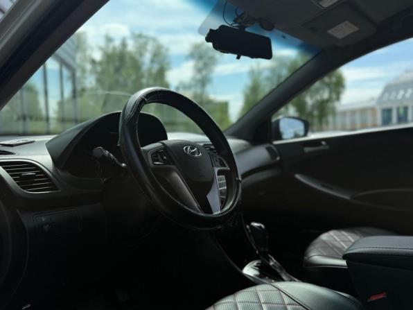 Hyundai Solaris I Рестайлинг с пробегом 2015 года, цена 899 000 рублей, 90000 км, хэтчбек, Автокод Объявления