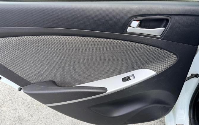 Hyundai Solaris I с пробегом 2013 года, цена 590 000 рублей, 240143 км, хэтчбек, Автокод Объявления