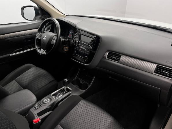 Mitsubishi Outlander III Рестайлинг 2 с пробегом 2015 года, цена 1 380 000 рублей, 200716 км, внедорожник, Автокод Объявления